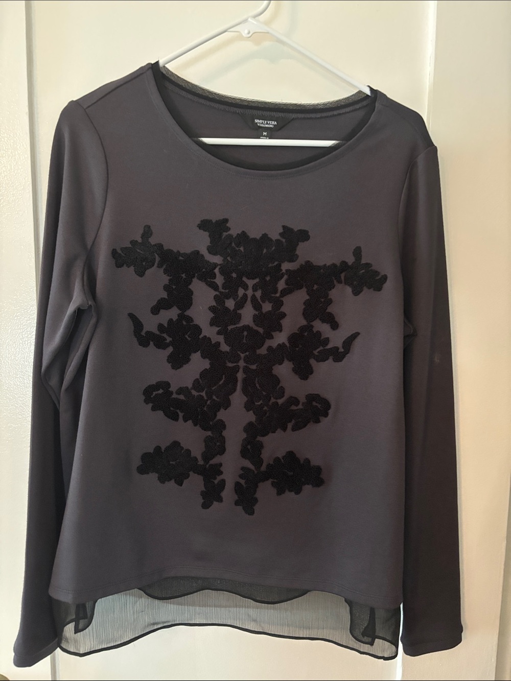 Simply Vera Vera Wang Charcoal Gray Long-Sleeve Top with Black Flocked Applique